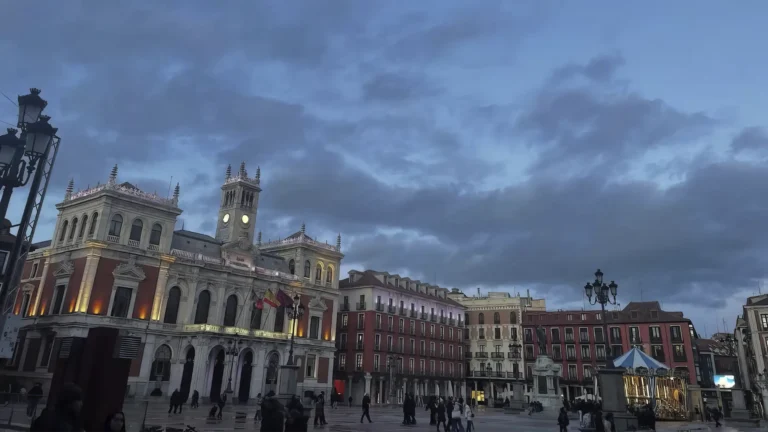 Qué hacer en Valladolid un domingo por la tarde con vistas al centro histórico al atardecer