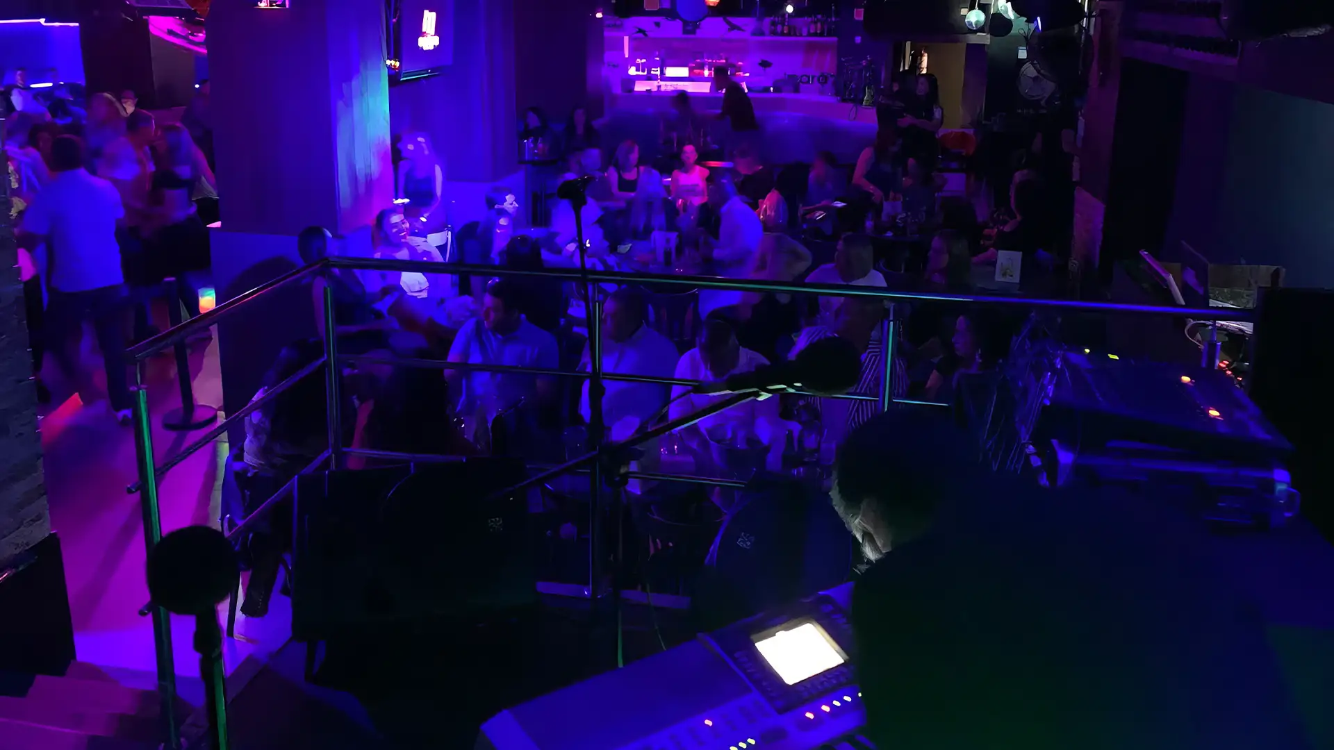 Maraca con escenario, conciertos y zona VIP
