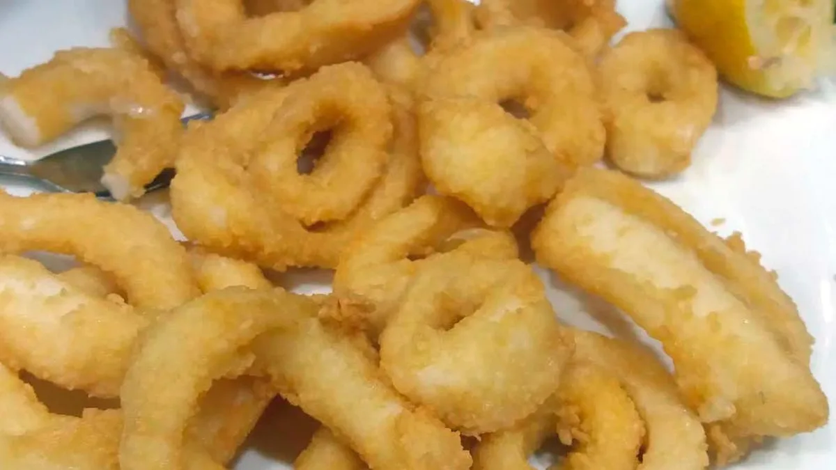 Calamares fritos del bar La Fresa, tapas de marisco en Van Dyck, Salamanca