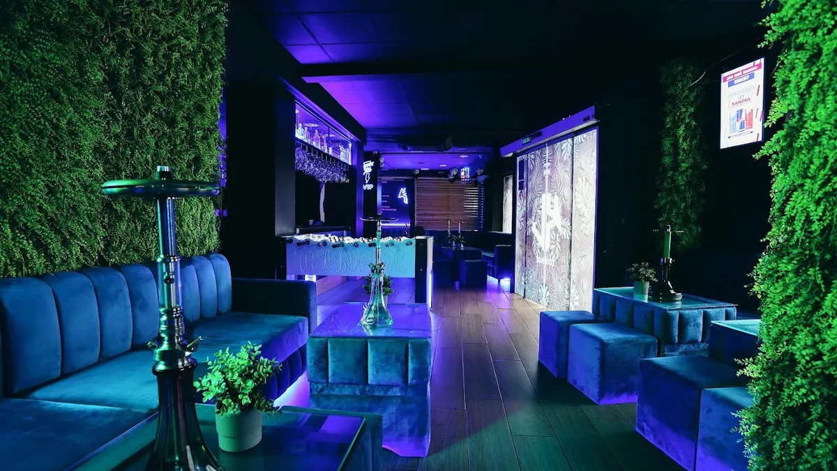 Sala de Kalas Lounge, shisha bar y coctelería en Salamanca