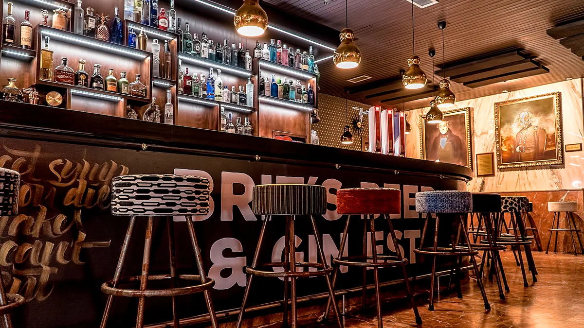 Barra de gin-tonics de Lord Brit's Beer & Gin en Valladolid