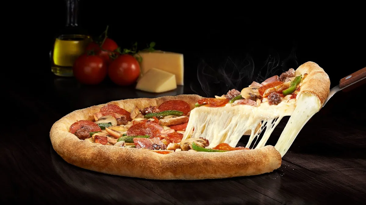 Interior de una tienda de Domino's Pizza en Valladolid