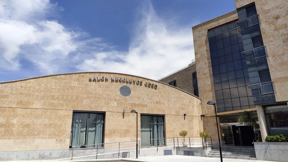 Fachada del Hotel Bardo Recoletos, donde está el restaurante El Bardo Recoletos en Salamanca