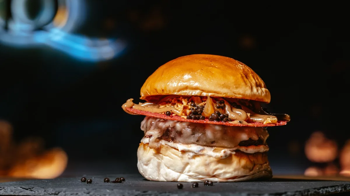 Hamburguesa gourmet de La BurQueseria, en la calle Íscar Peyra de Salamanca