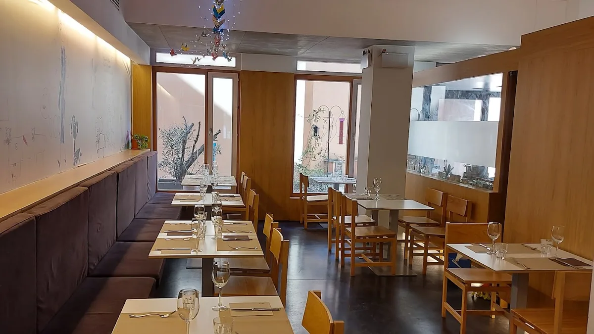 Comedor del restaurante vegetariano y vegano El Berenjenal en Valladolid