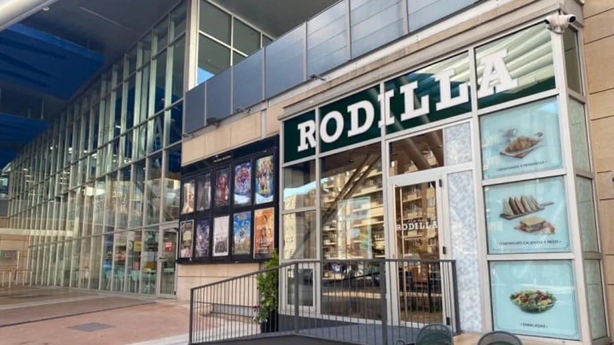 Fachada de Rodilla en el centro comercial Vialia junto a la estación de Salamanca